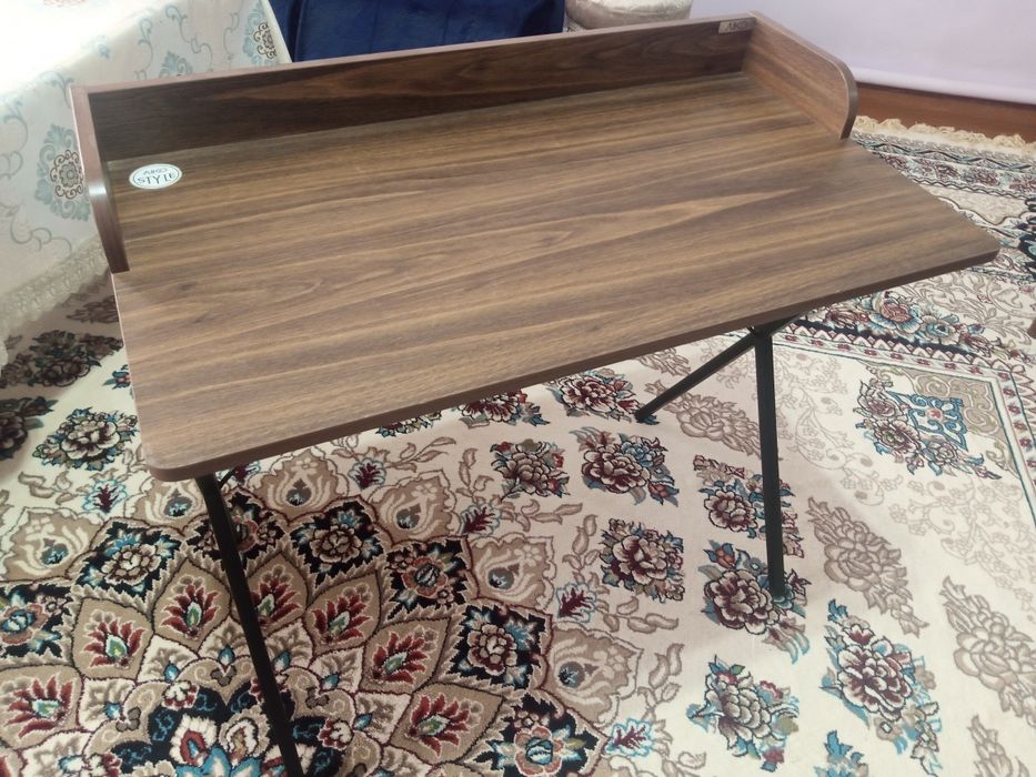 Продается стол письменный
