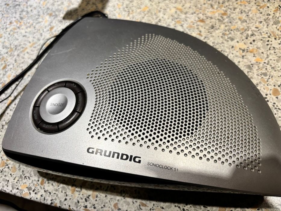 Radio ceas Grundig