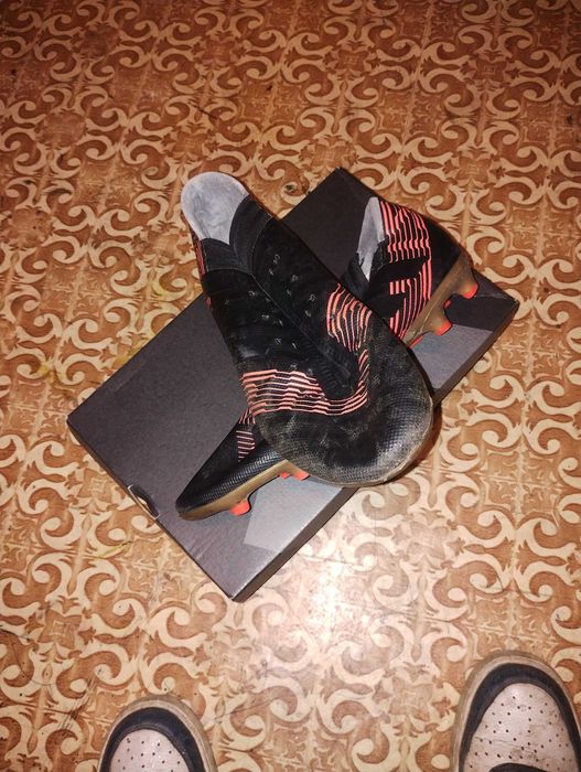 Ghete de fotbal adidas nemezis