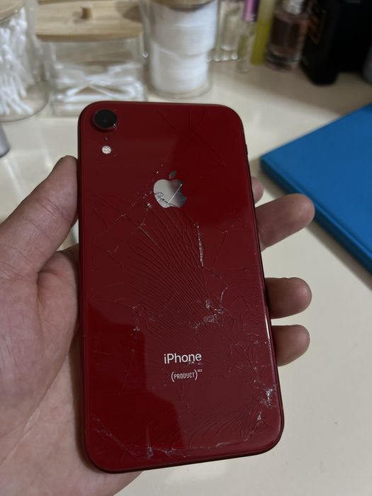 Айфон хр 64 гб срочно 25000