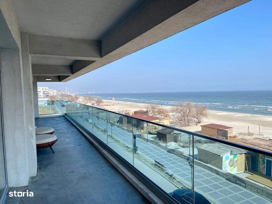 Apartament cu 3 camere, terasa si vedere la mare