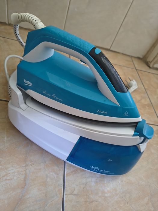 Vând stație de călcat Beko