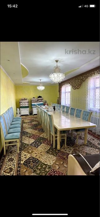 Продаю стол и стулья(24шт)