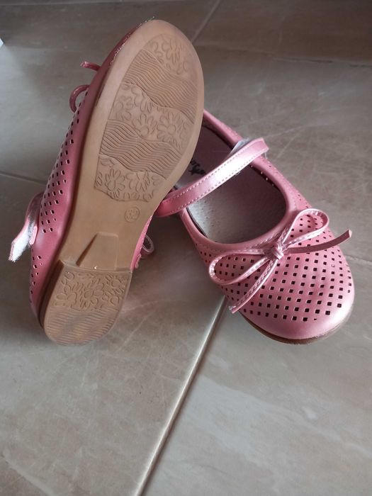 Елегантни обувки за малки принцеси - различни модели