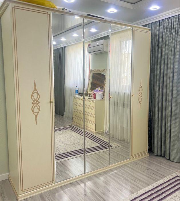 Спальный гарнитур