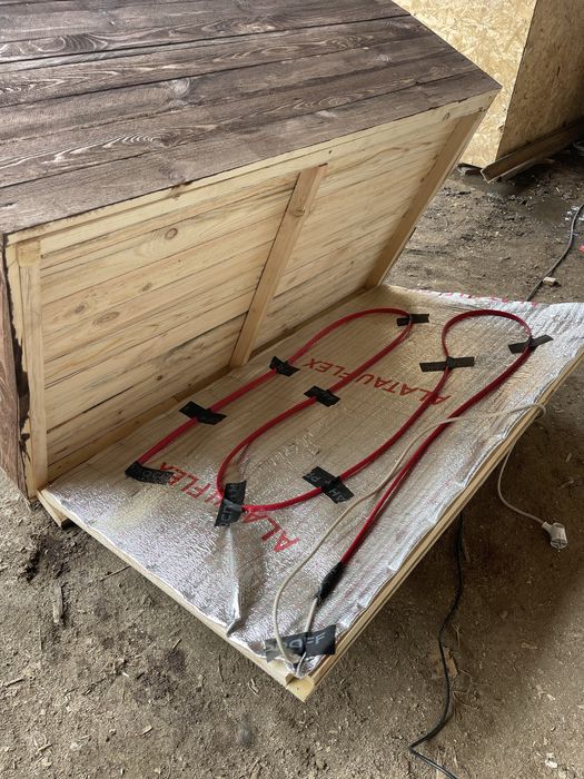 Домик для собак с теплым полом