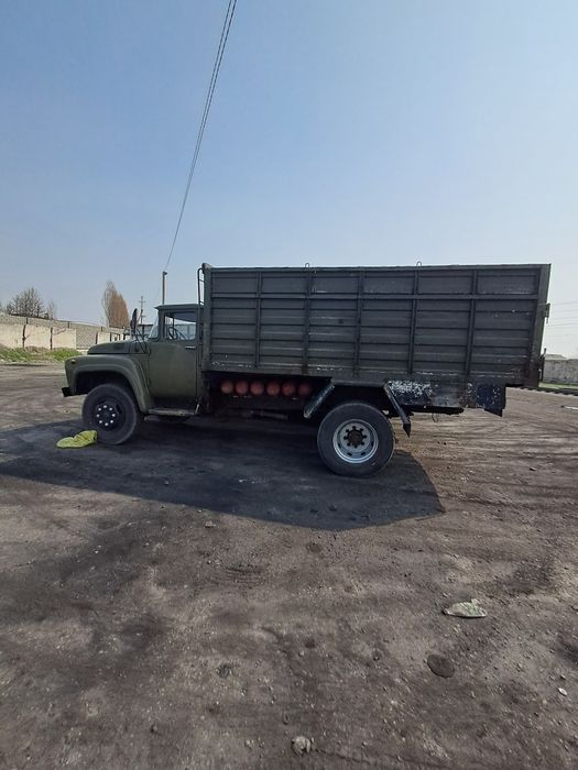 Зил 130 сотилади