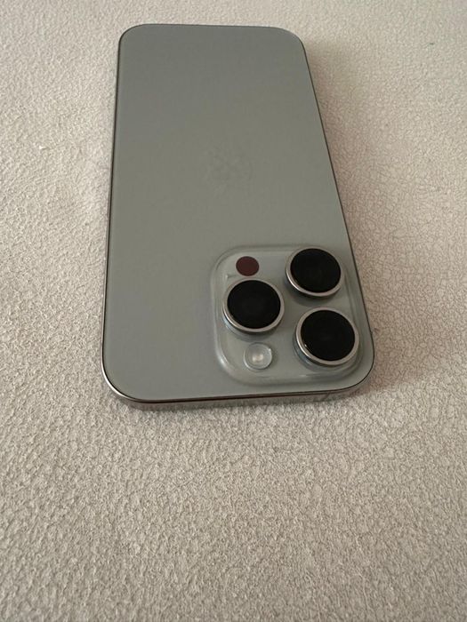 Продам Iphone 16 pro