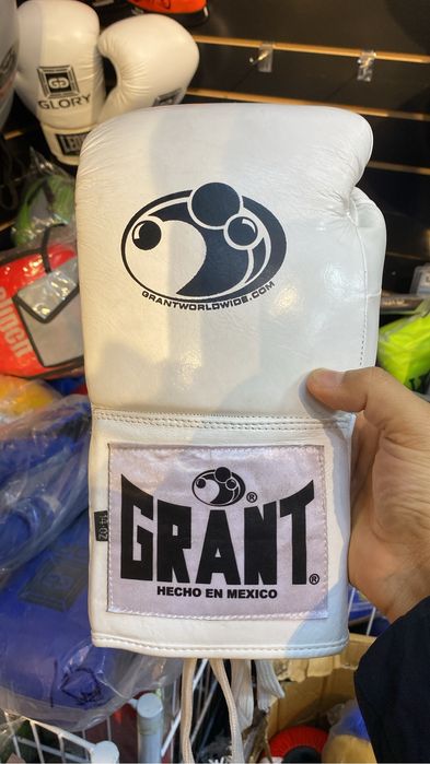 Боксерские перчатки всех моделей и размеров