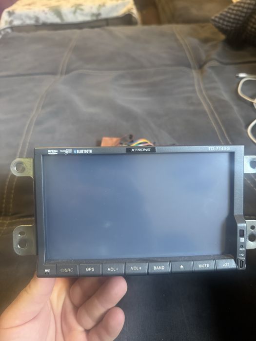 Продавам мултимедия XTRONS TD714GT