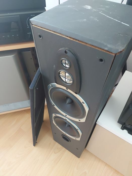 Amplificatoare, cd, deck și boxe podea