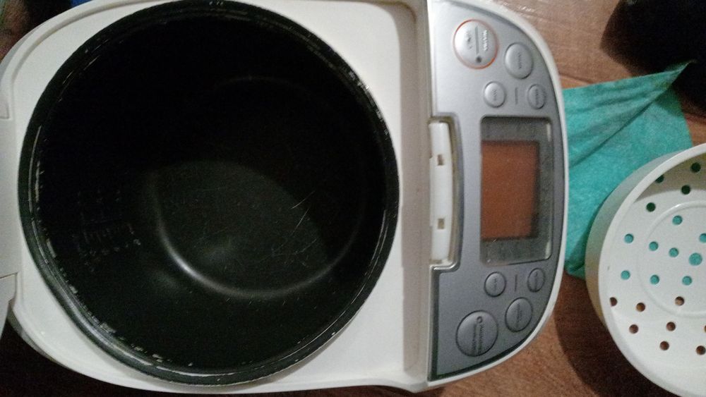 Мультиварка  работая