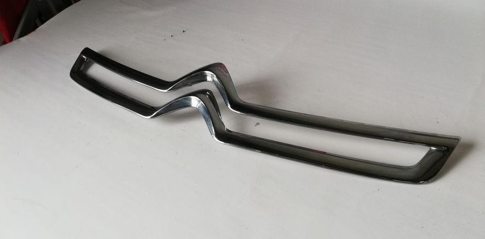 Лайстна за предна решетка Citroen C3 2 Facelift 2013-