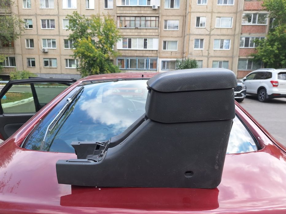 Продам редкий высокий подлокотник на Mazda 626 GE (кронос)