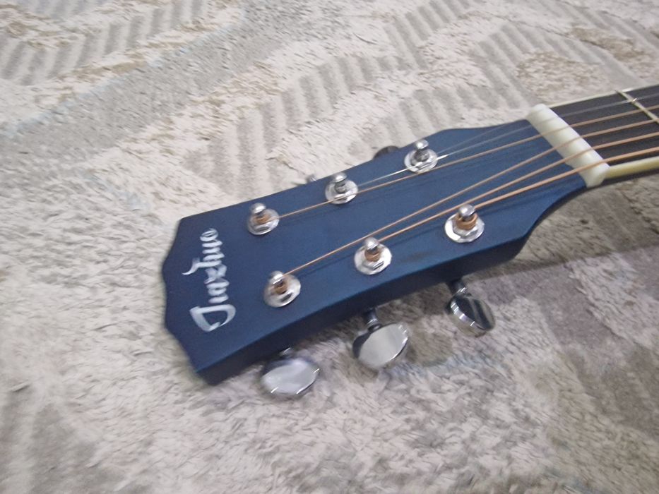 Гитара почти новый не пару раз ползовались