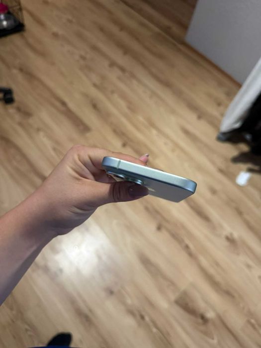 Смарт телефон iPhone 15