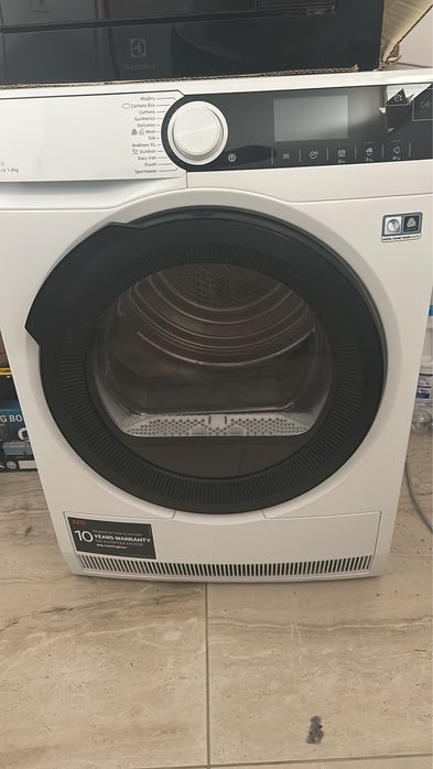 Uscător de rufe AEG 8 kg – pompă de căldură – stare perfectă