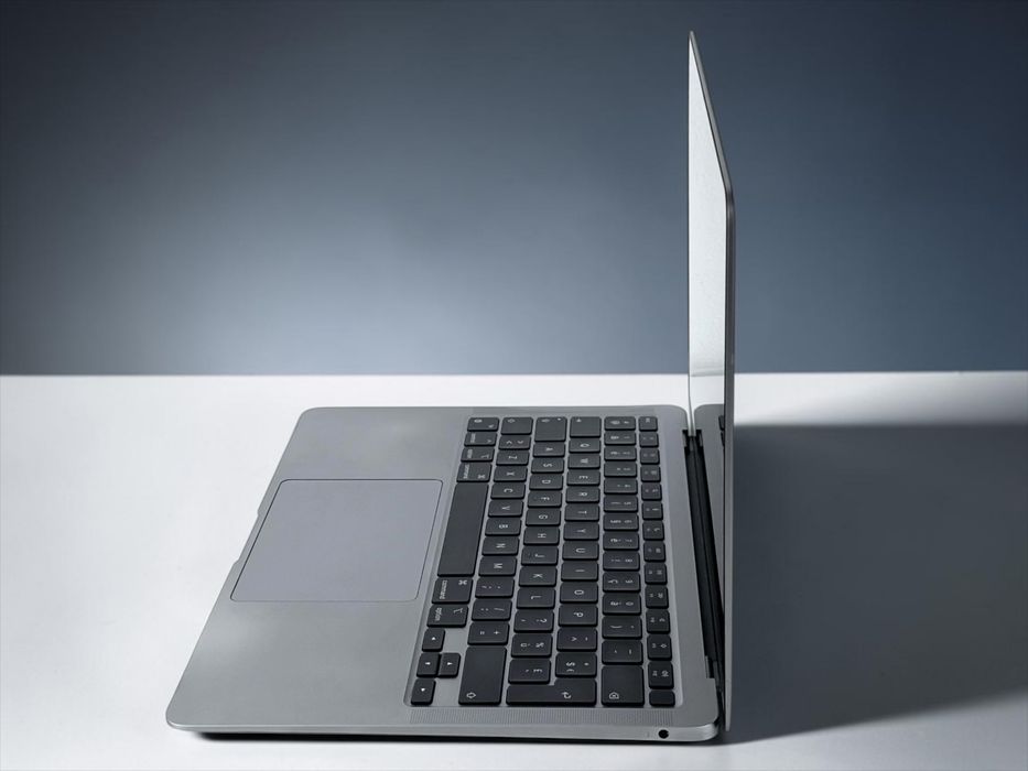 Apple MacBook Air 13 inch M1 8RAM 512GB Перфектен! Гаранция!
