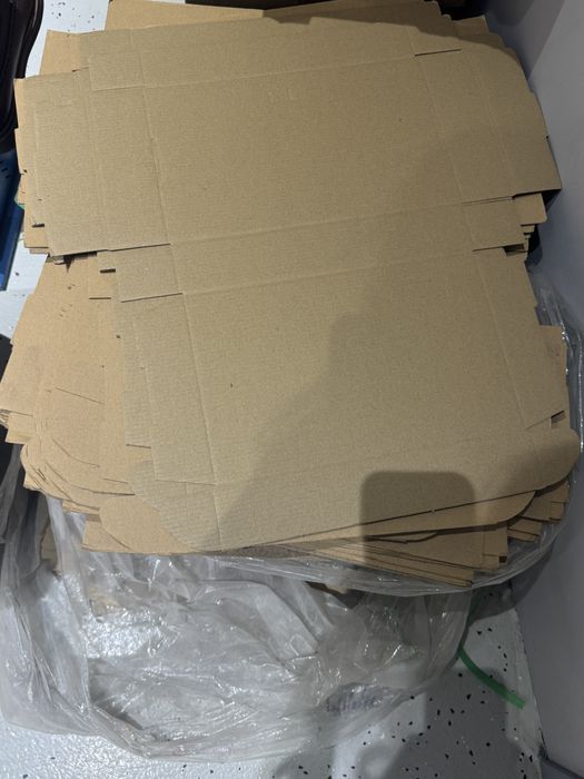 Коробки по 100 тг