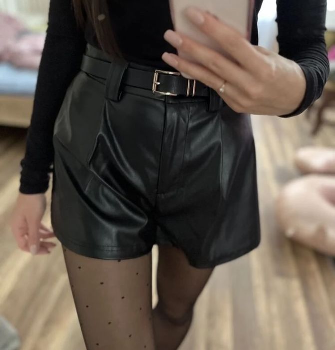 Дамски къси кожени панталонки XS