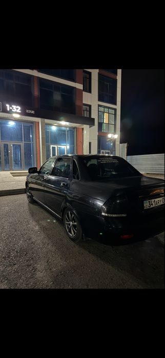 Приора люкс 2012год