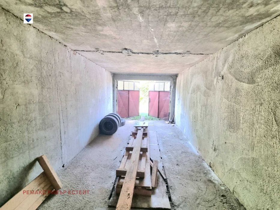 Продава се Гараж / Паркомясто в Русе, Здравец Изток - 18 кв.м за 1050 €/кв.м - Снимка #5