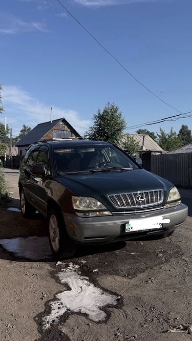 Продам машину ,  LEXUS RX 300