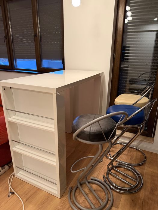 Masa/bar + 3 scaune bar