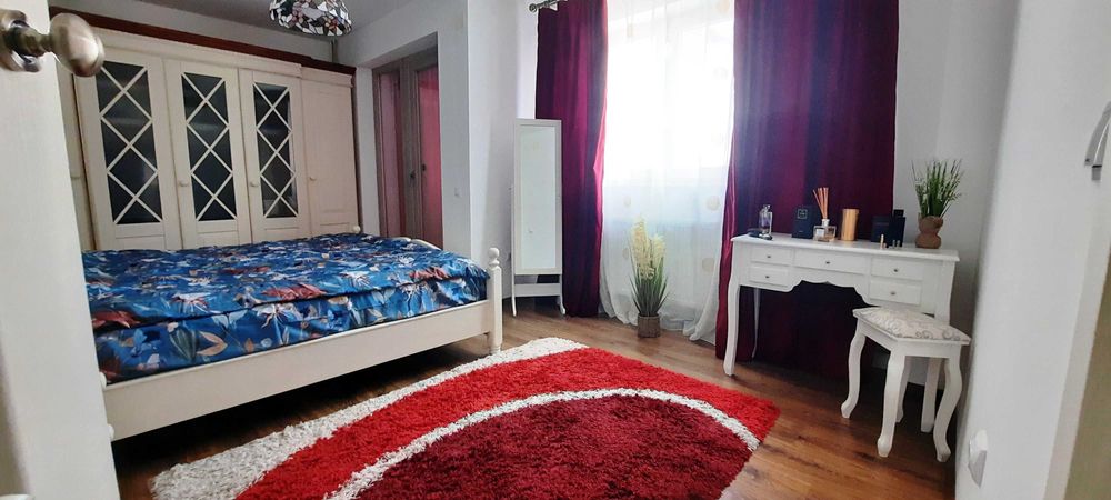 Apartament trei camere de inchiriat in Arad