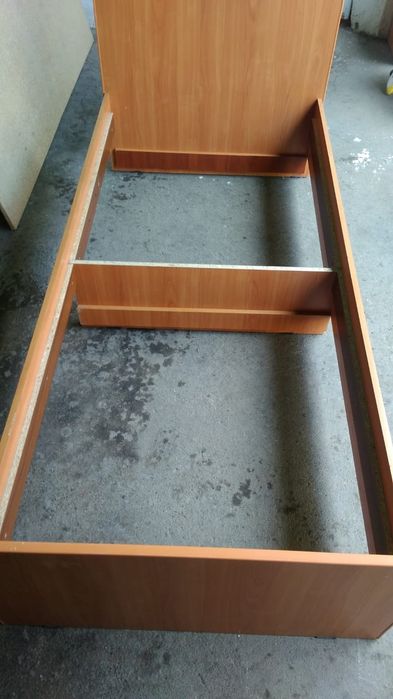 Продам односпальную кровать