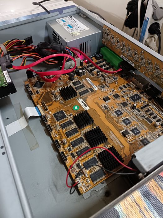 DVR cu 32 canale și HDD 160GB