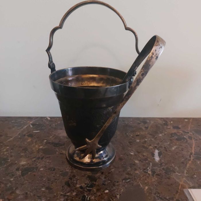 Съд за лед със щипка