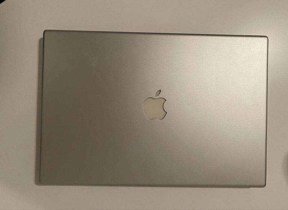лаптоп Apple Macbook pro