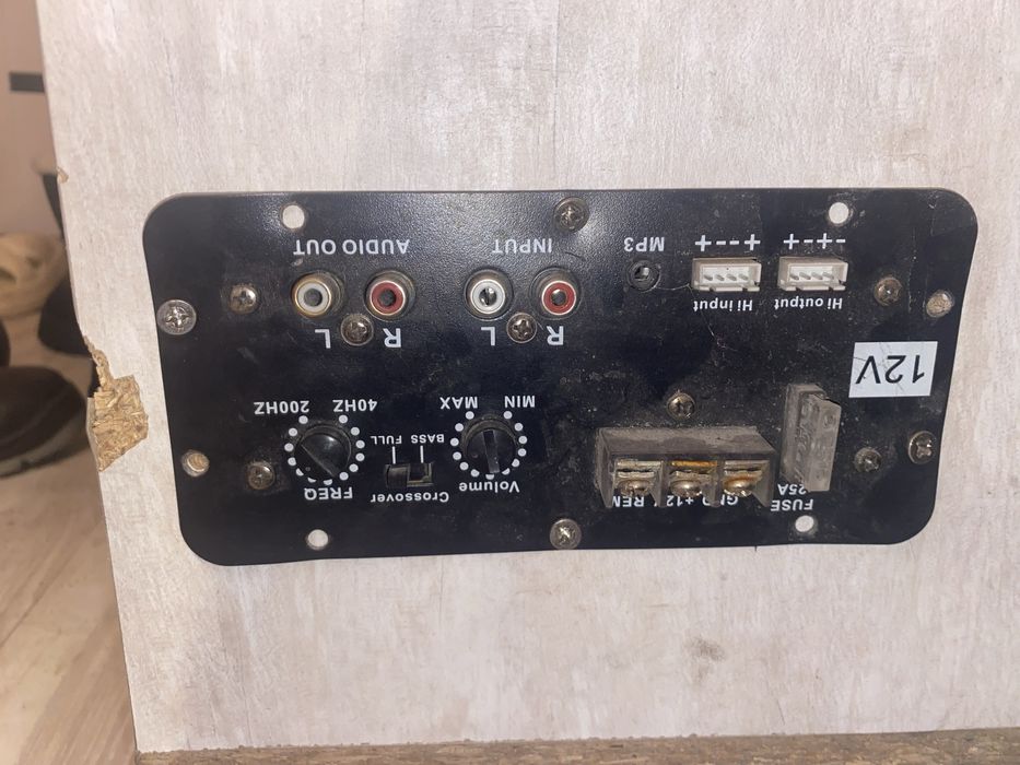 Продам усилитель.