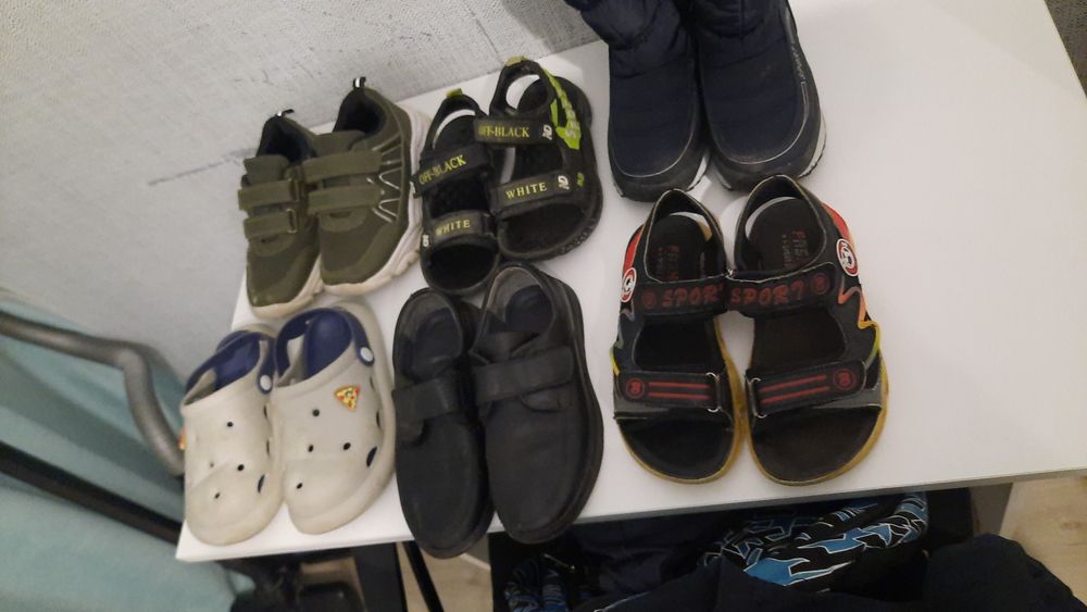 Отдам даром вещи на мальчика