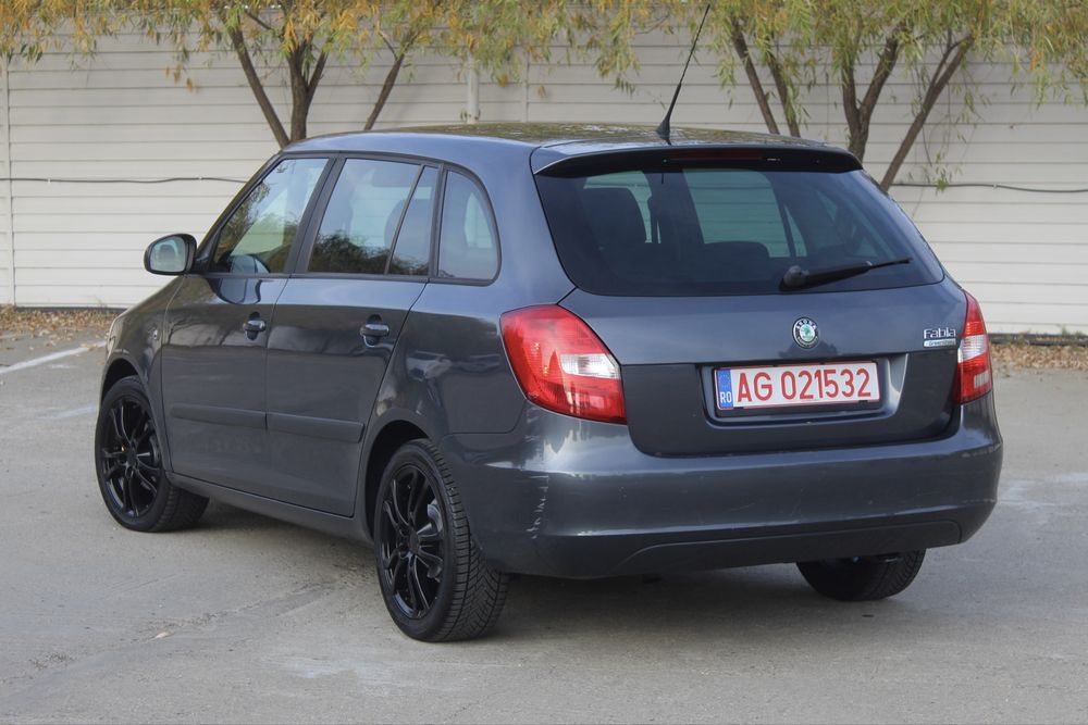 SKODA Fabia 2010 — imagine 3