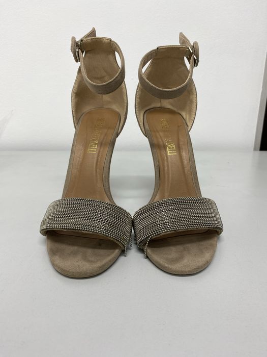 туфли на шпильке