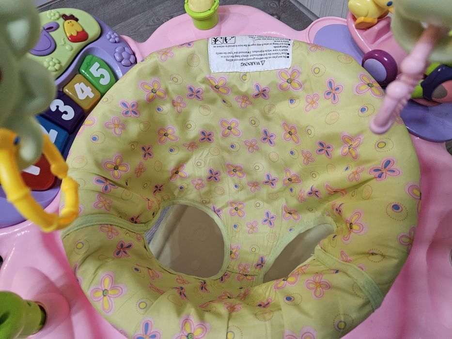 Vand centru de activitati cu trambulina  Hola Toys