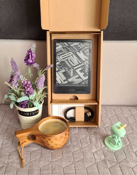 Kindle Paperwhite 5/11th с 6.8 инчов дисплей Wi-Fi и Bluetooth.