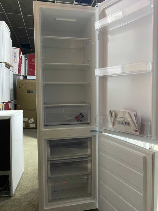 Хладилник с фризер Инвентум KV1800W