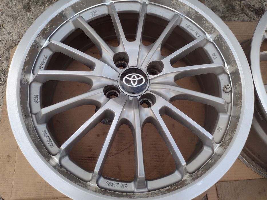 OZ WSW  17-4x100 ET40 7 j Toyota Yaris S