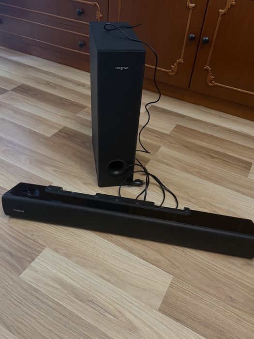 Soundbar Creative V2 si subwoofer