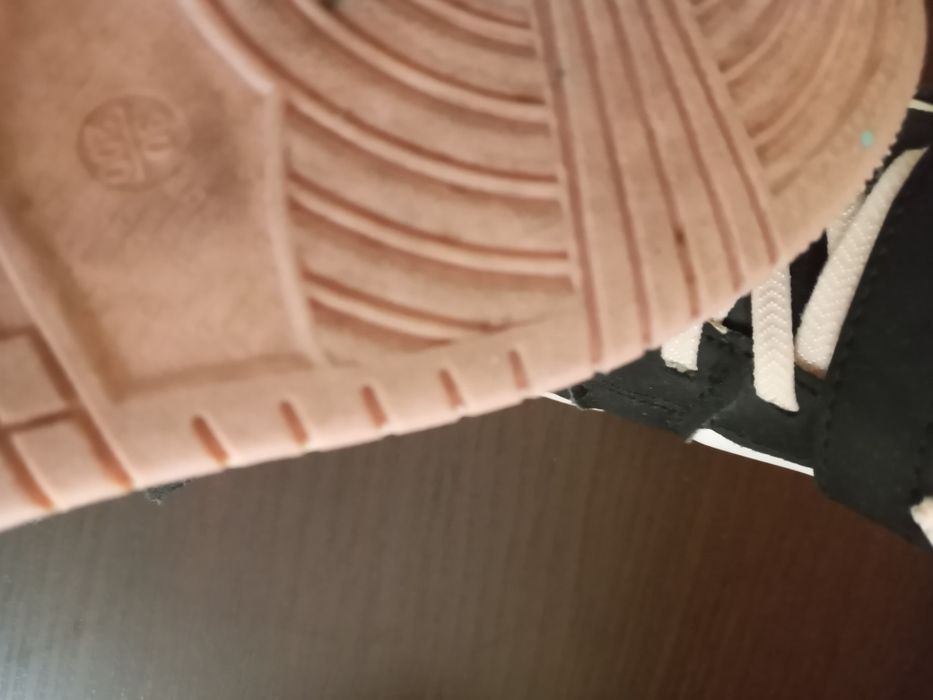 Кроссовки высокие 30 р