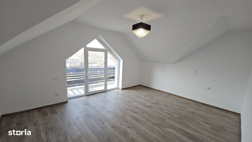 Casă modernă P+M cu vedere spectaculoasă lac Ciurbești