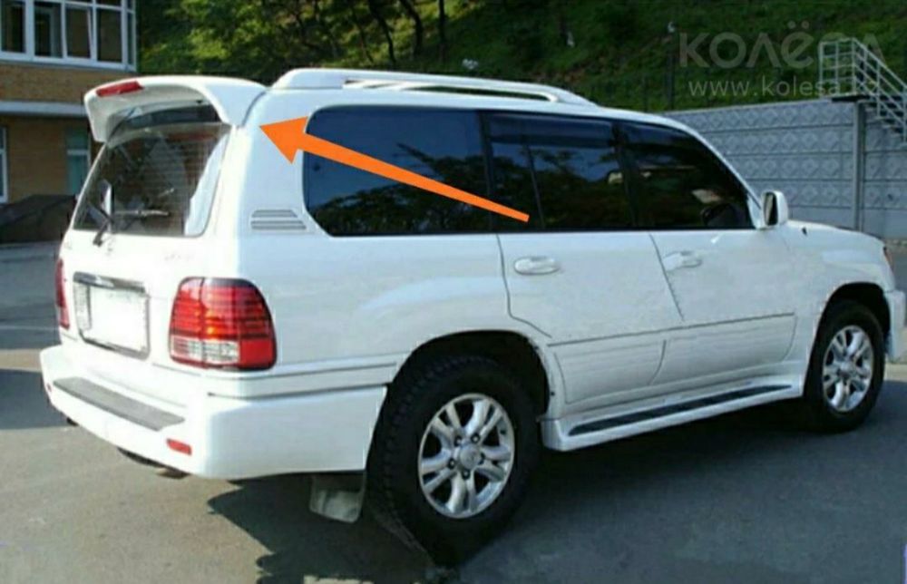 Спойлер LEXUS LX470, на крышку багажника в месте со стопом