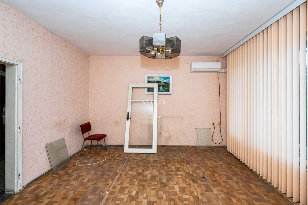 Продава се Тристаен апартамент в Пловдив, Христо Смирненски - 86 кв.м за 971 €/кв.м - Снимка #3