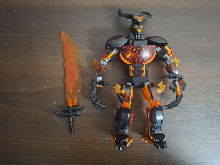 Продам лего минифигурки