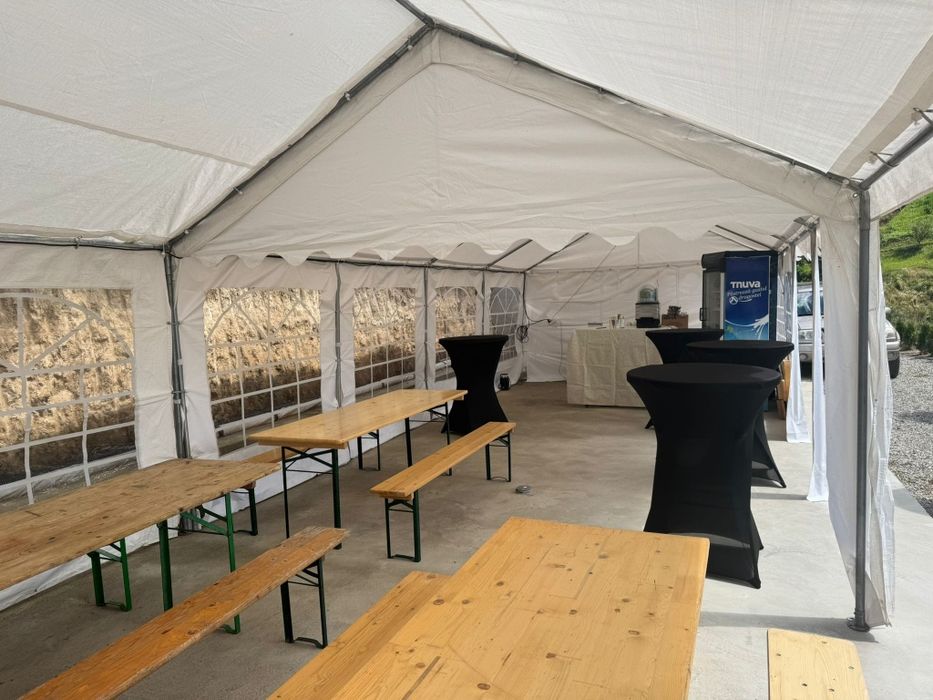 Închiriez mese cocktail