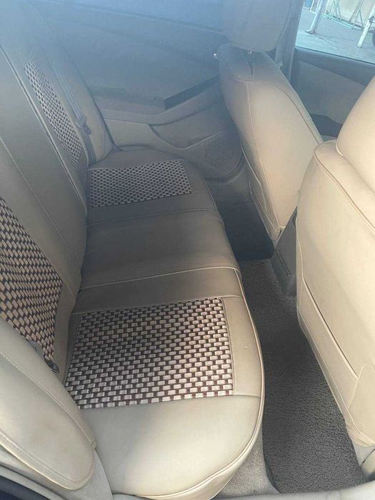 Продаётся автомобиль. Автомобиль сотилади