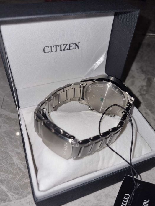 Продавам Citizen CA0781-84L